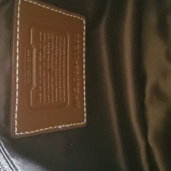 Coach Mid-Size Distressed Bag. - Picture 3 of 3